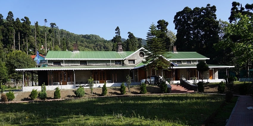The view of Takdah Club in Tukdah, one of the places to visit in Darjeeling for couples.