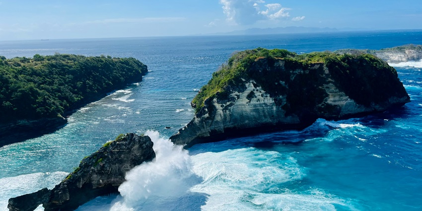 Tanjung Benoa Beach is one of the most famous and vibrant beaches near Nusa Dua.