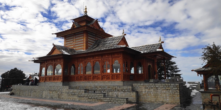 This temple offers a relaxing and serene experience while on the trek