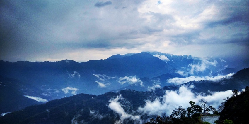 Tashi View Point is one of the best places to visit around Banjhakri Waterfalls Gangtok.