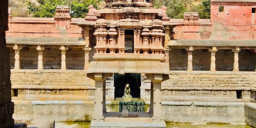 Sri Yaganti Uma Maheswara Temple, showcasing stunning architecture and serene surroundings.