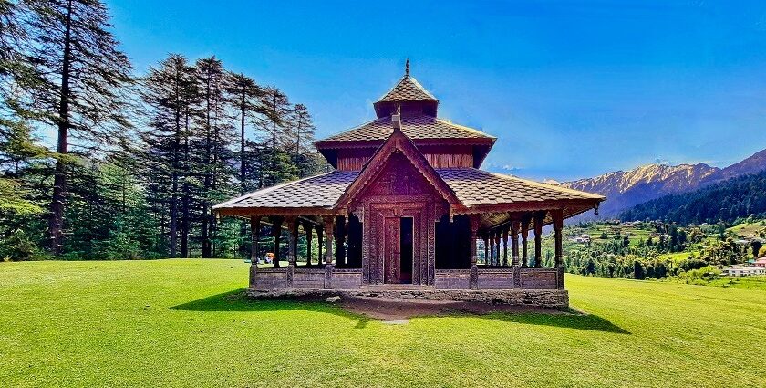 Witness the intrinsic architecture of the Kamrunag Temple located in Himachal Pradesh.