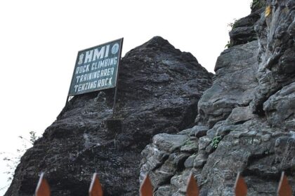 Tenzing rock climbing is one of the best spots for rock climbing in Darjeeling