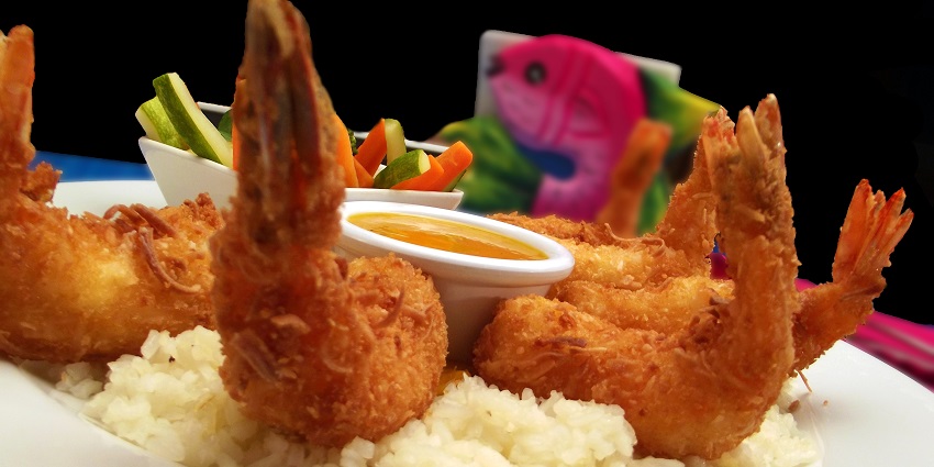 Thai food attracts people who wish to try the same while visiting the White Temple.