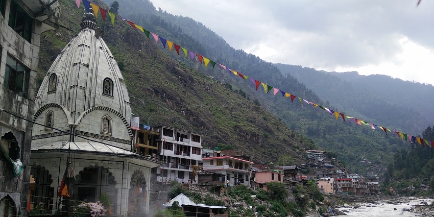 This spot attracts many visitors, especially those in solitude and spiritual rejuvenation.
