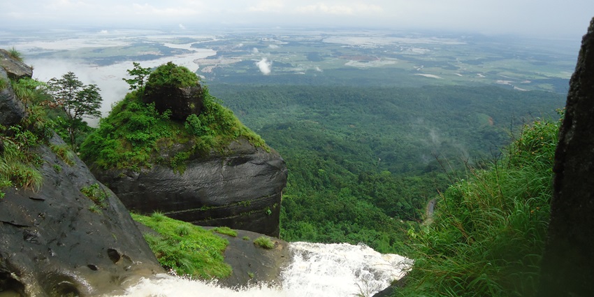 Thangkharang Park offers some of the best things to do in Cherrapunji for tourists.