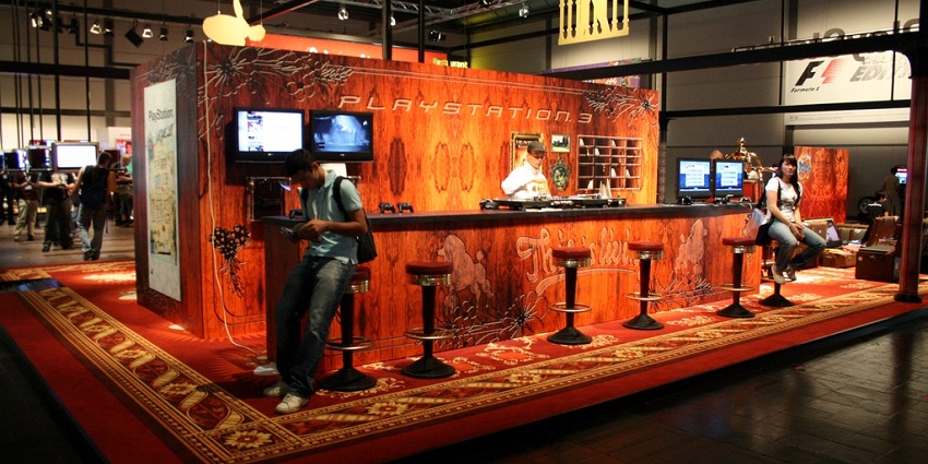 A musical booth at a night bar