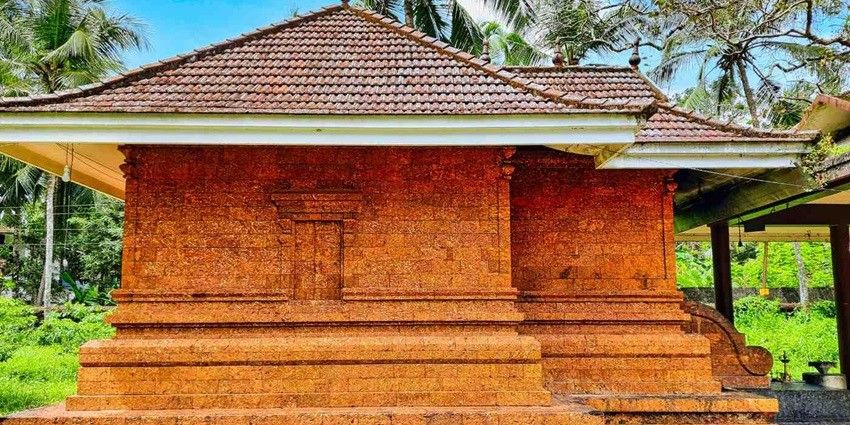 Explore unique & beautiful architecture of popular Karakkamandapam Temple in Kerala.