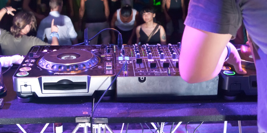 A picture of a dj event in Kochi with celebrations of the New Year Party