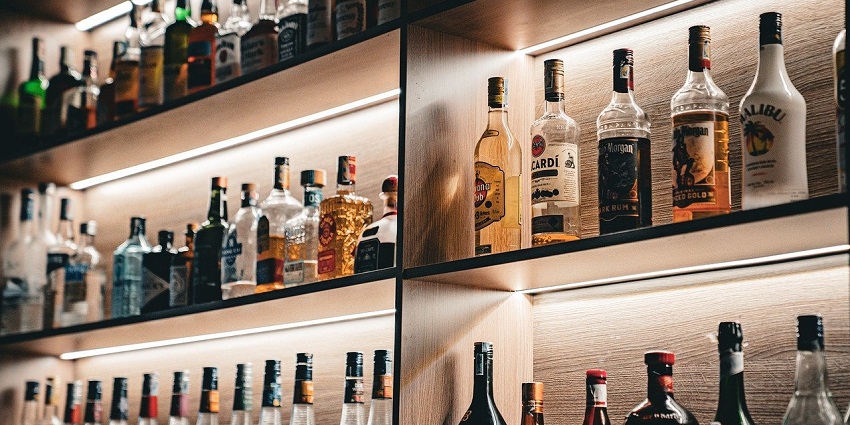 The Monkey Bar is one of the most vibrant places to enjoy Batam nightlife with friends.