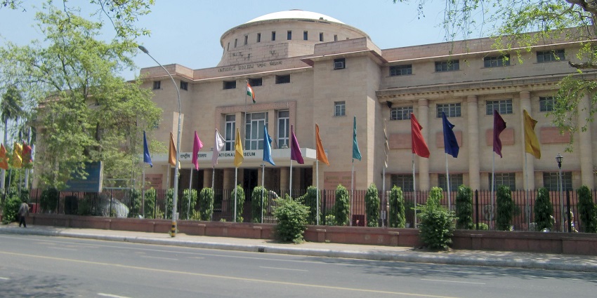 he National Museum is one of the largest museums exhibiting sculptures and paintings.