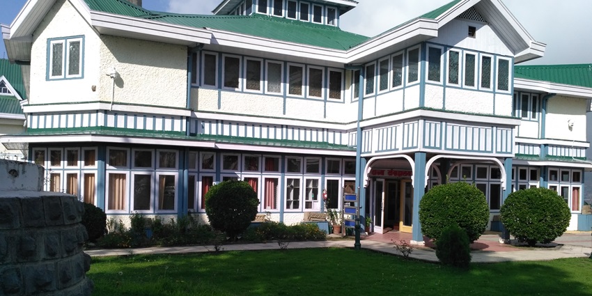 This museum offers a informational glimpse into the history and culture of the city