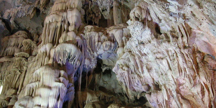 Thien Cung Cave is also known as Heavenly Palace Cave which is popular among tourists.
