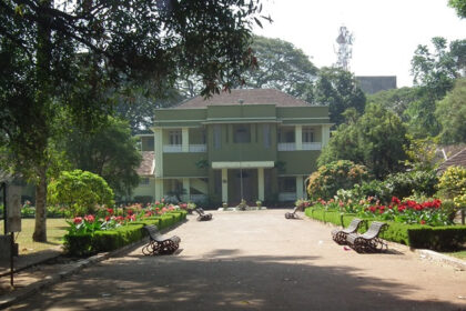 Beautiful snapshot of the front entrance of the Thrissur Museum and Zoo, Kerala