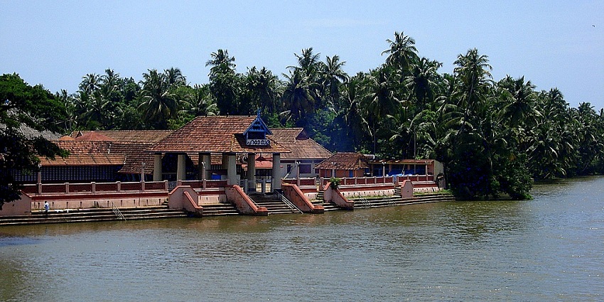A beautiful waterfall located nearby Vaidyaratnam Ayurveda Museum