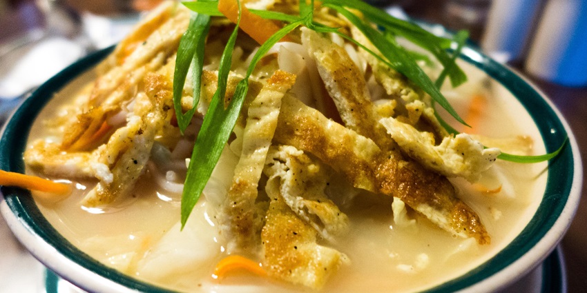 Many restaurants nearby serve delicious local cuisines for tourist to have the most authentic experience