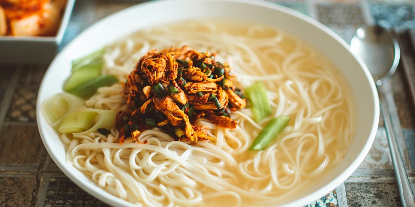 Thukpa is a popular and delectable street food in Manali that is nutritious.