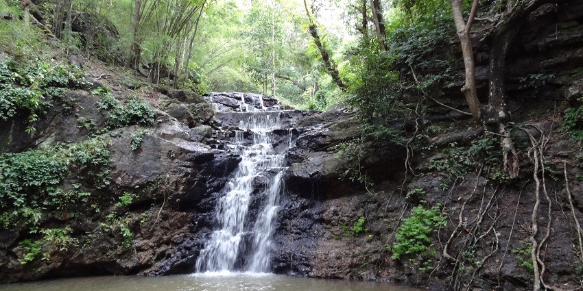 This waterfall, the second largest waterfall in Phuket, attracts a lot of tourists.