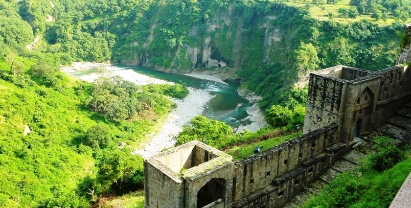 Kangra fort is one of the must-destinations on the list of places to visit in Hamirpur