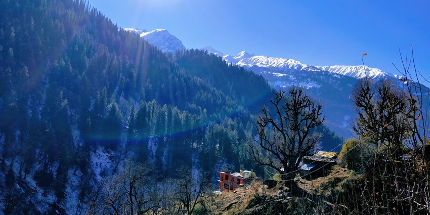 Exploring the hippie culture is one of the best things to do in Tosh, Himachal Pradesh.