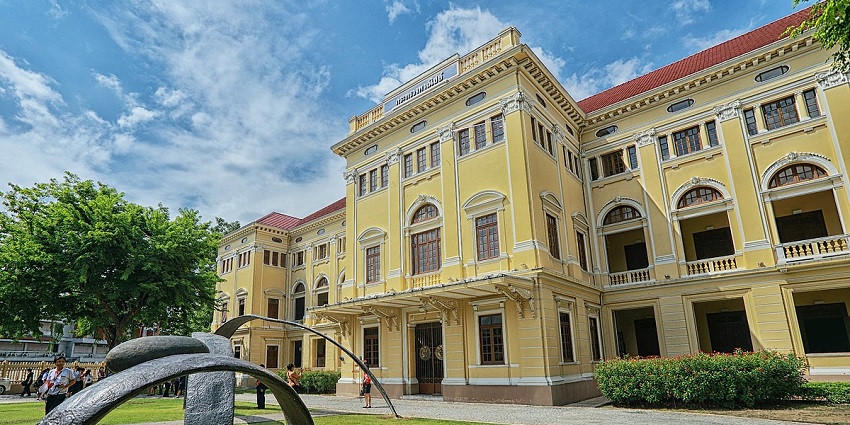 Museum Siam was made with an ideal blend of modern and traditional style, a reflection of its idea