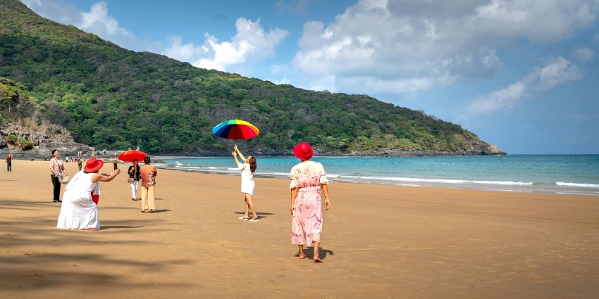 Tourists at this beach can enjoy a splendid time as a retreat to nature and tranquillity.