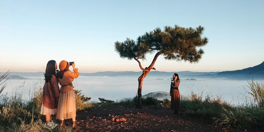 You can click various photographs to keep the moments as memories in Ukiam Picnic Place.