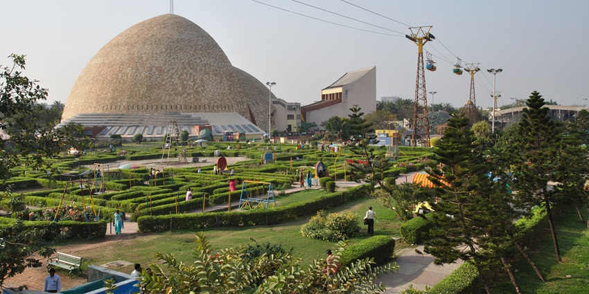 This place is a must visit for all the science lovers offering an informational experience