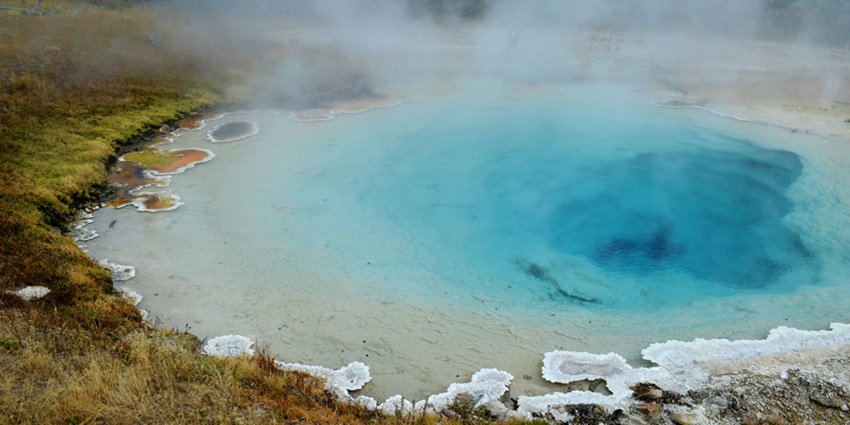 Toya Bungkah is one of the most magnificent hot springs in Bali for tourists to visit.
