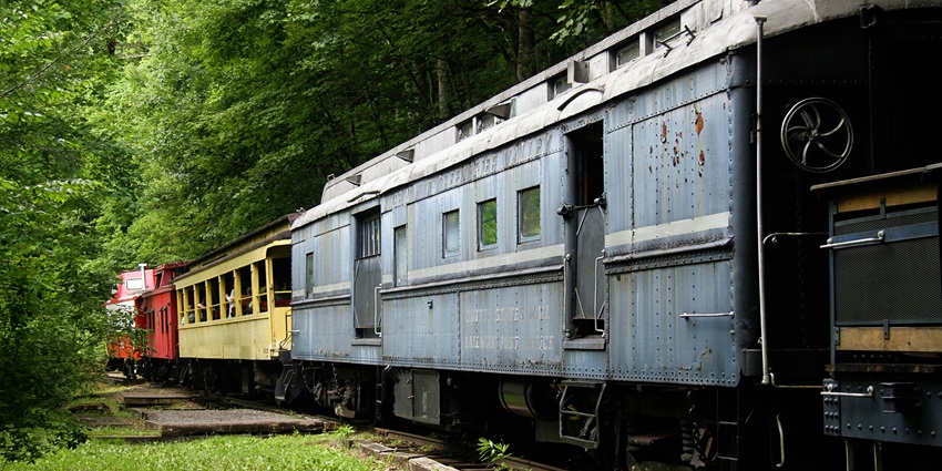 A view of the train, one of the most hassle-free modes of transportation in Sri Lanka.