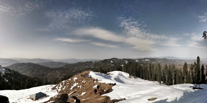 Trekking is one of the best adventure sports in Kashmir for every traveller to try.
