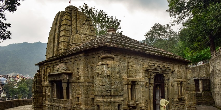 Triloknath Temple is one of the popular Lord Shiva temples in Mandi, Himachal Pradesh.