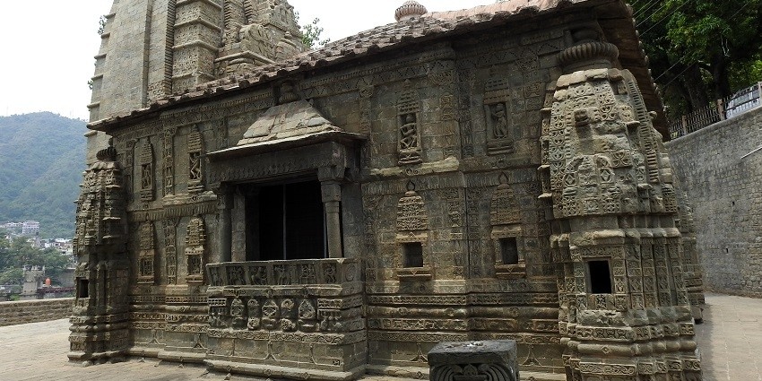 Witness the stunning architecture of Triloknath Temple located in Lahaul-Spiti Valley.