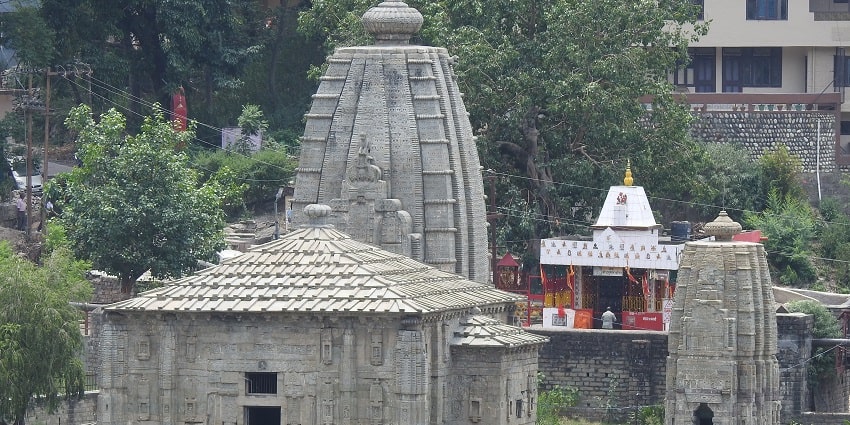 Triloknath Temple 's architecture is in a particular style that combines Hindu and Buddhist architectures.
