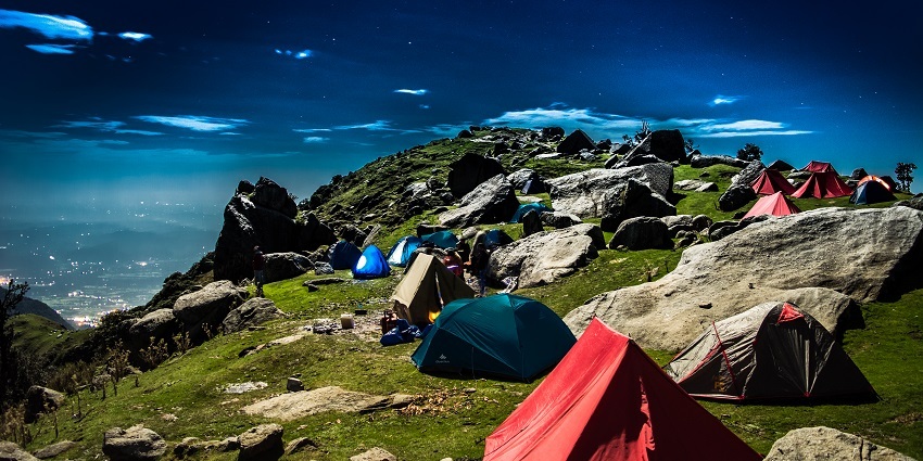 Triund hill renders splendid trekking options, one of the best things to do in Dharamkot.