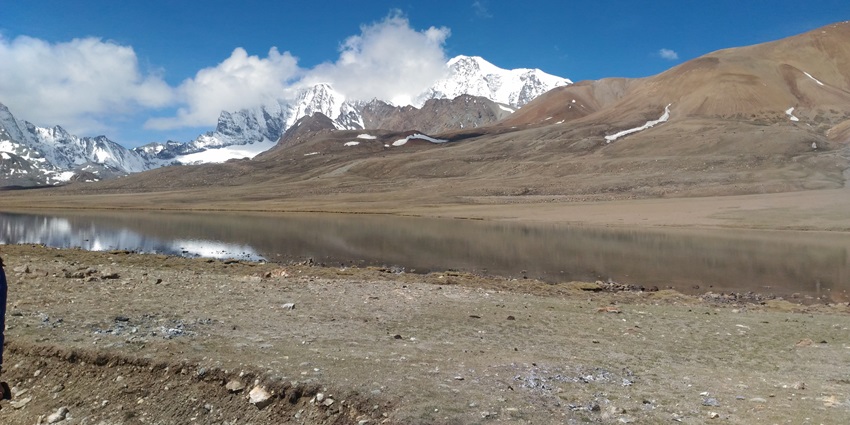 One of the most unique places to visit in Lachen with barren hills and a lake