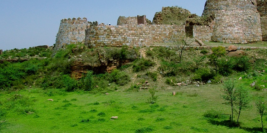 Tughlaqabad Fort is one of the historic places to visit in South Delhi and a must-visit.