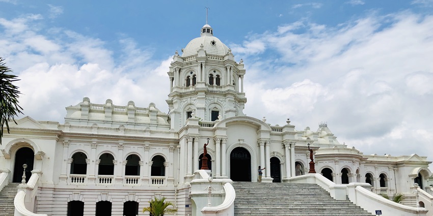 Ujjayanta Palace is a royal palace, a significant place of culture and heritage of Tripura.