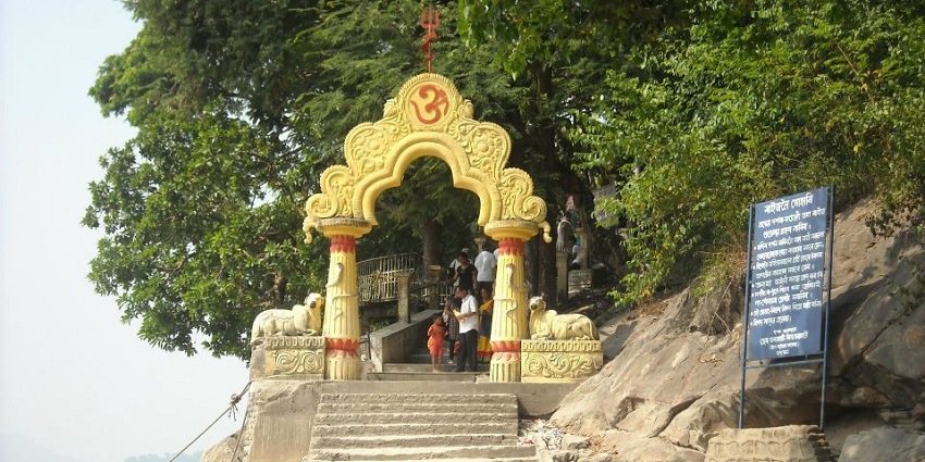 Umananda Temple is one of the best places to visit near Kamakhya Temple.