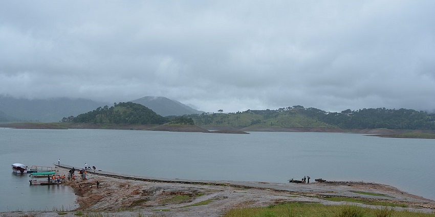 One of the best things to do in Meghalaya for travellers is visiting the Umiam Lake.