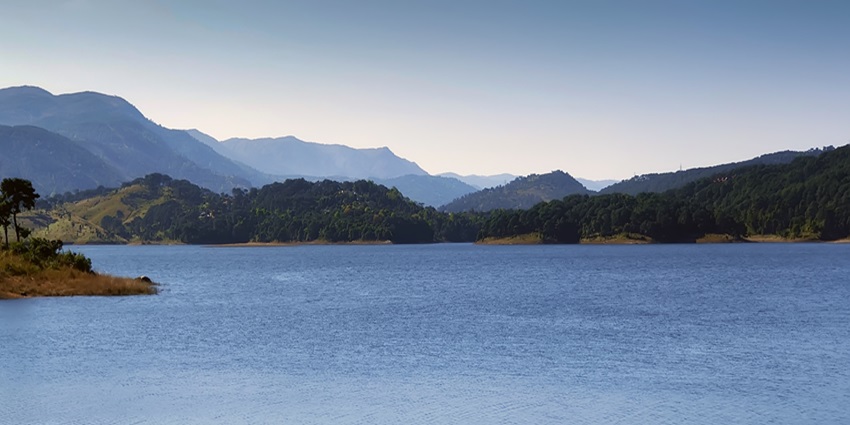 Beautiful lakeside view of Umiam Lake—Beautiful offbeat places in Meghalaya, India