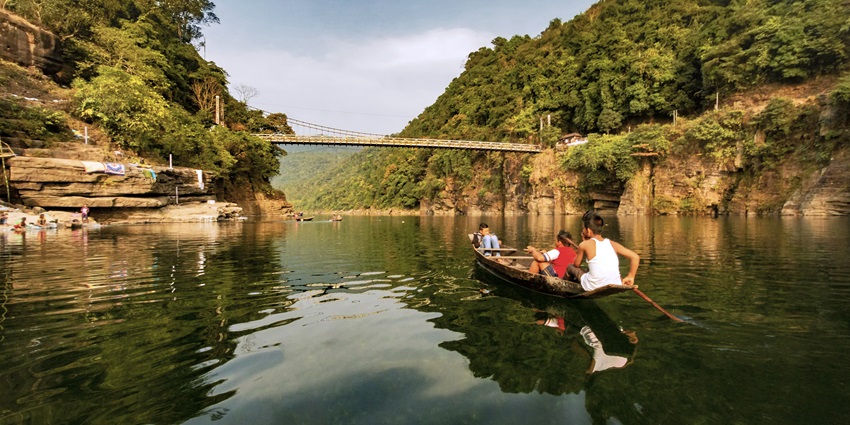 View of serene Umngot river in Dawki - places to visit in Meghalaya in June.
