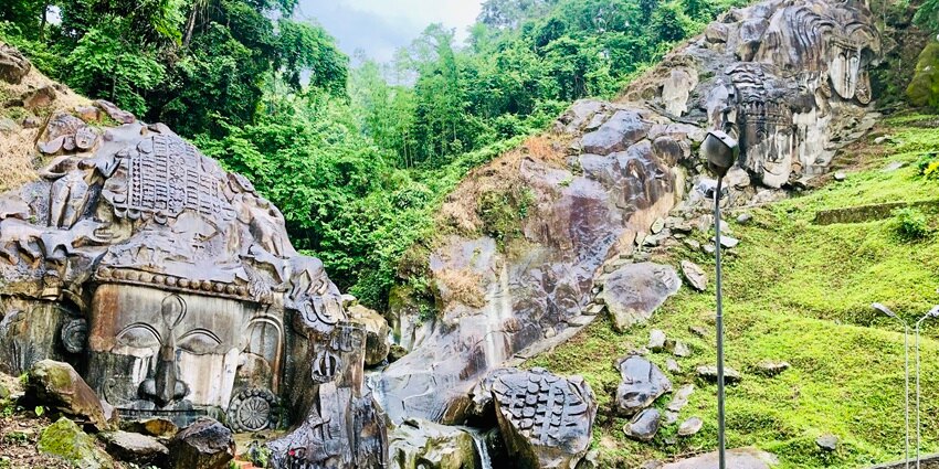 Unakoti is a picturesque place, perfect for nature lovers and religious people as well.