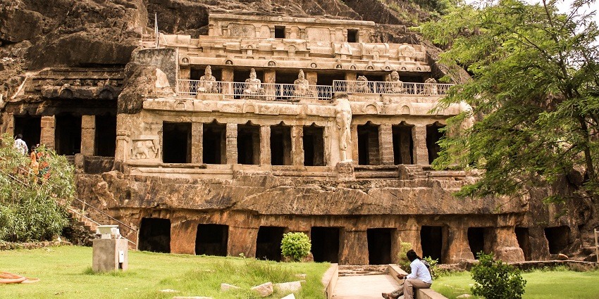 Explore the ancient ruins of Undavalli Caves, which is one of the must-visit places.