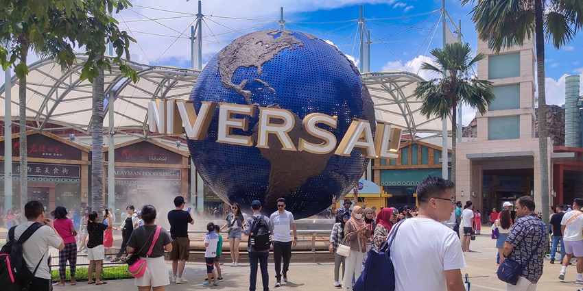 Exploring Universal Studios Singapore is one of the best things to do in Sentosa Island.