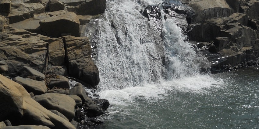 Usri Falls is an ideal place for nature lovers to enjoy views and soothing surroundings.