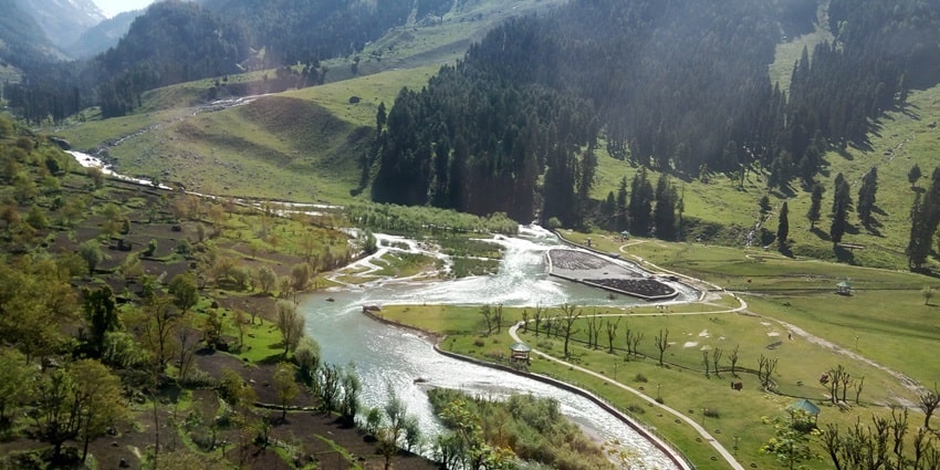 The weather of Betaab Valley in April makes it one of the best places to visit in Kashmir.
