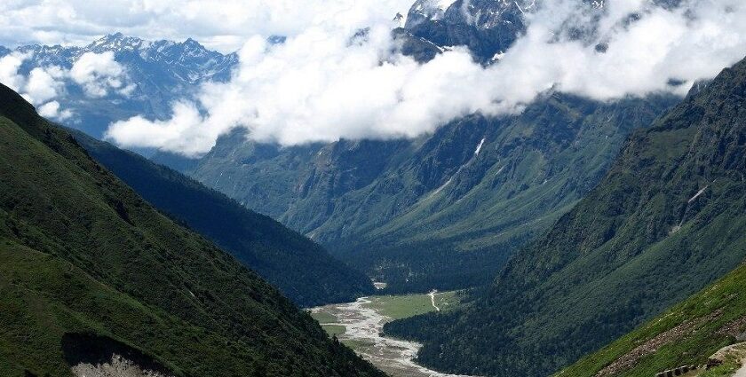 Famous as ‘Valley of Flowers’, this attraction transforms into a wonderland in December.