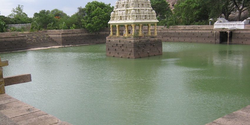 Take a holy dip in the Vashisht Hot Springs on your visit to Manu Temple in Manali.
