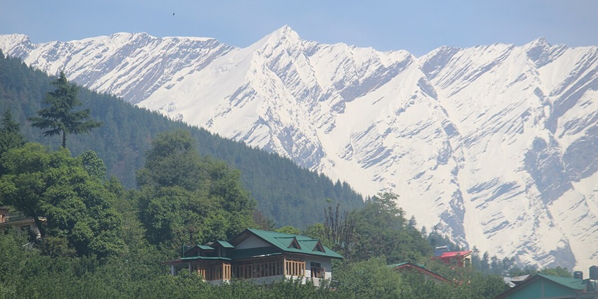 Vashisht village is one of the most beautiful tourist destinations in manali near mall road
